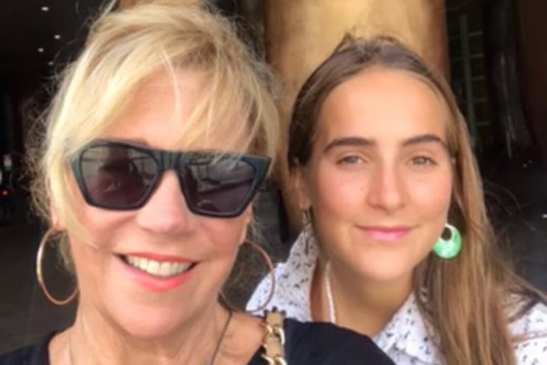 Marcela Tinayre y su nieta Ámbar de Benedictis en una fotografía familiar.