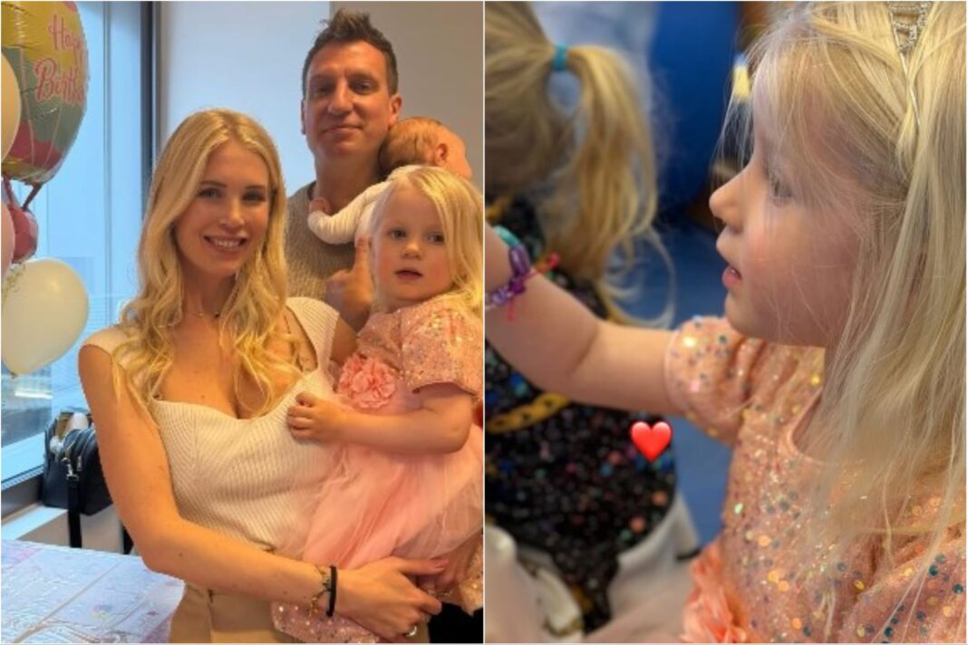 Maxi López y Daniela Christiansson con su hija Elle en su fiesta de cumpleaños temática